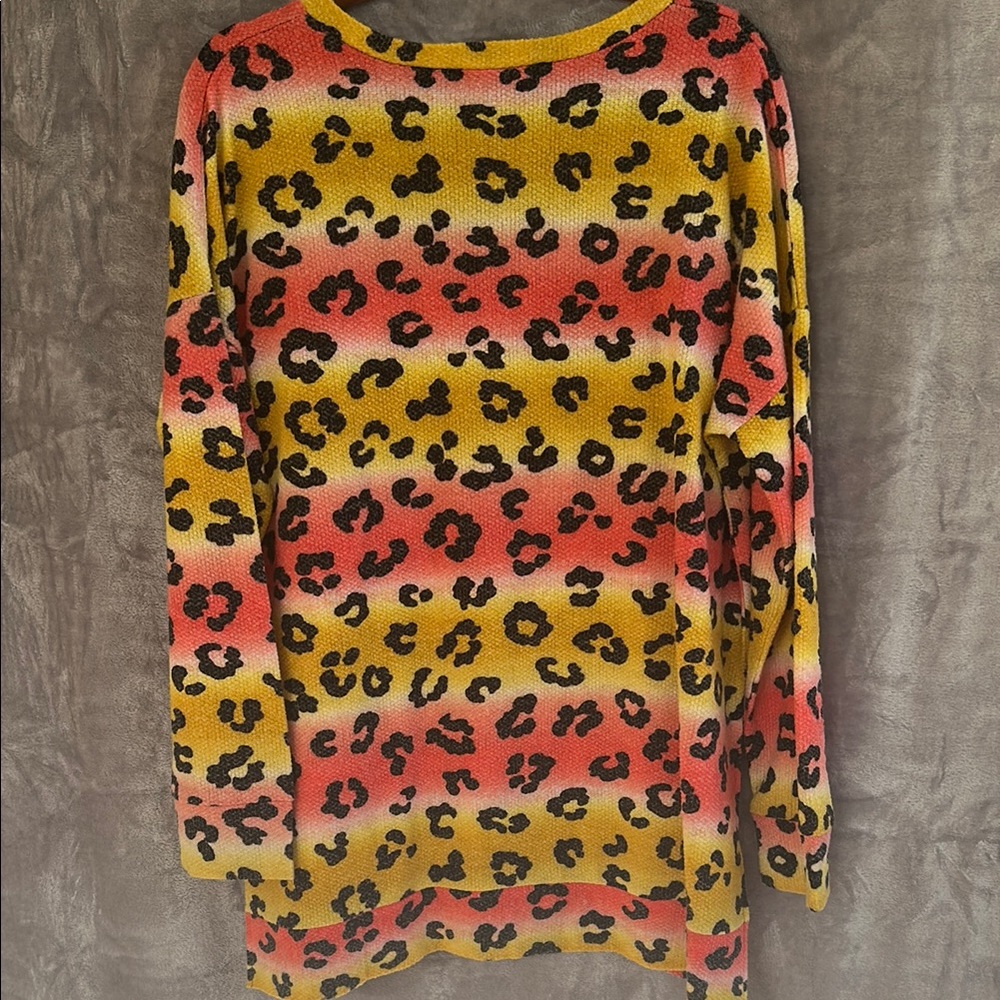 Zenana Outfitters Yellow & Red Leopard Oversized Relaxed Fit - Picture 5 of 5